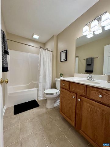 202 BARTLEY ST, Dayton, VA 22821