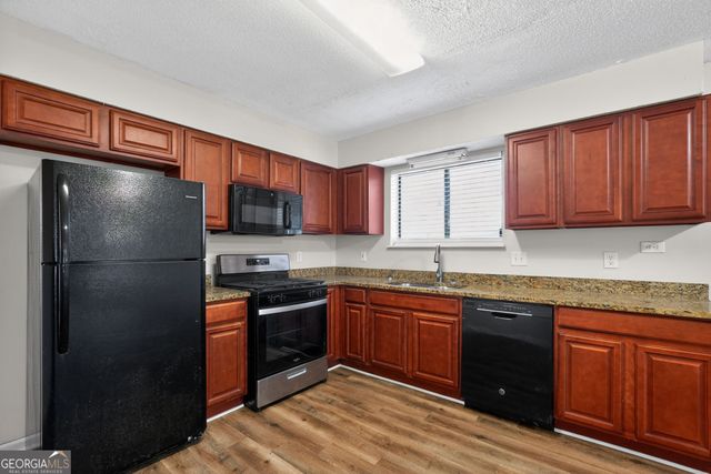 858 Chapman Circle, Stone Mountain, GA 30088