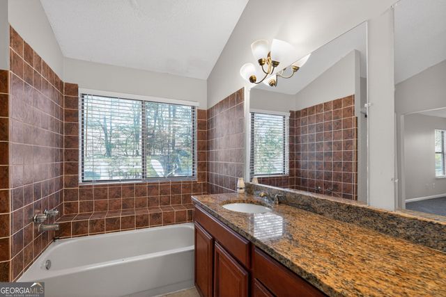 858 Chapman Circle, Stone Mountain, GA 30088