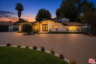 22842 Hatteras Street, Woodland Hills (los Angeles), CA 91367