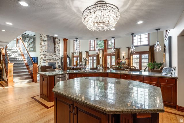 986 E WHEELER FARM CV, Salt Lake City, UT 84121