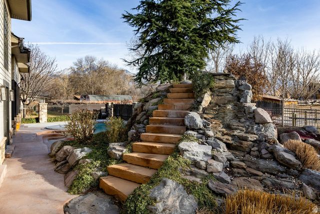 986 E WHEELER FARM CV, Salt Lake City, UT 84121