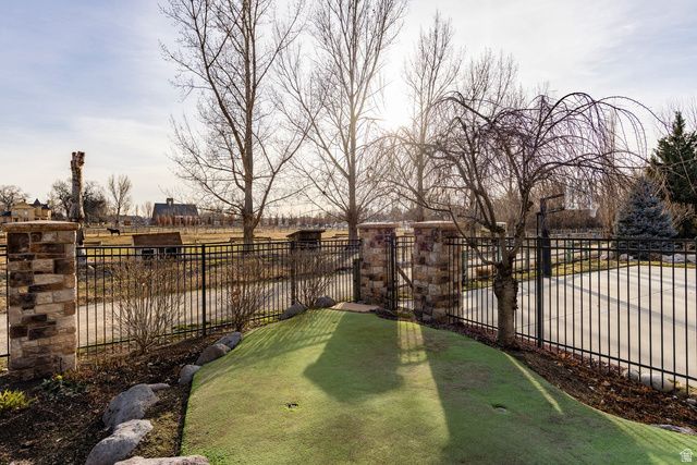 986 E WHEELER FARM CV, Salt Lake City, UT 84121