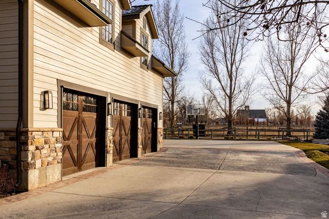 986 E WHEELER FARM CV, Salt Lake City, UT 84121