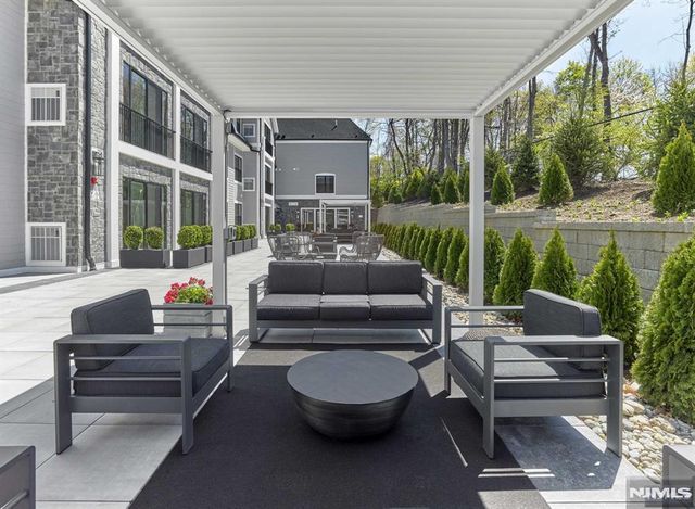 8 Tice Road 110, Franklin Lakes, NJ 07417