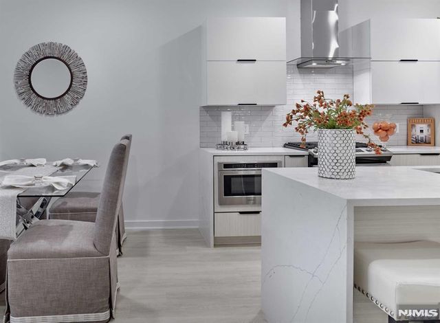 8 Tice Road 110, Franklin Lakes, NJ 07417