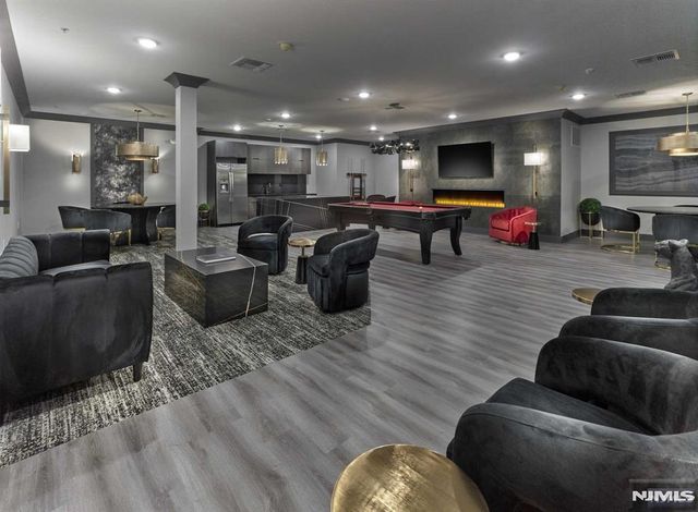 8 Tice Road 110, Franklin Lakes, NJ 07417