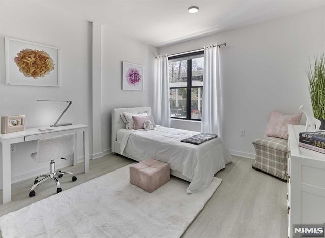 8 Tice Road 110, Franklin Lakes, NJ 07417