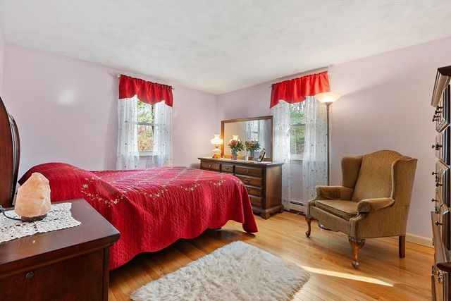 255 Mckeon Dr, North Attleboro, MA 02760