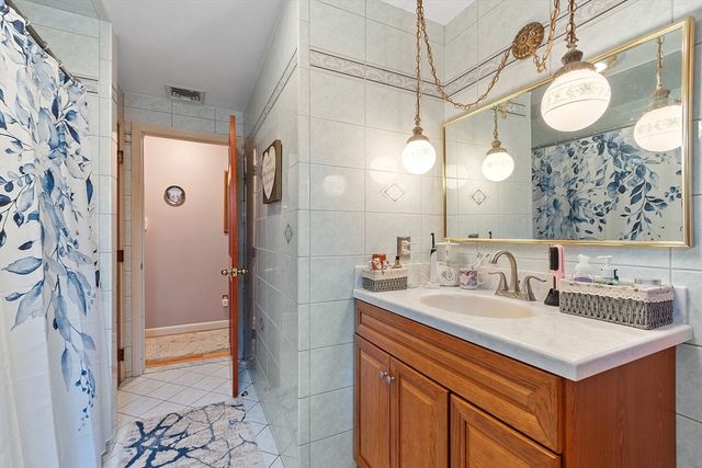 255 Mckeon Dr, North Attleboro, MA 02760