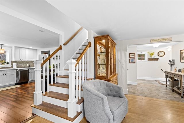28 Little Pond Rd, Plymouth, MA 02360