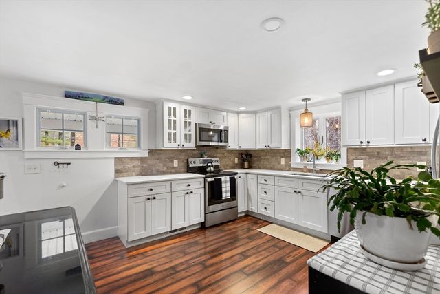 28 Little Pond Rd, Plymouth, MA 02360