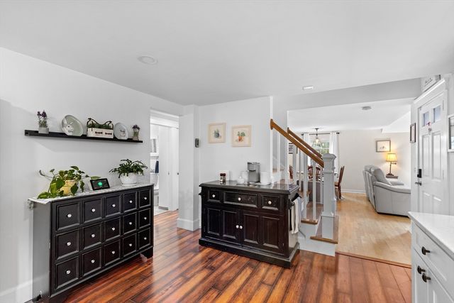 28 Little Pond Rd, Plymouth, MA 02360