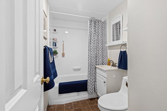 28 Little Pond Rd, Plymouth, MA 02360