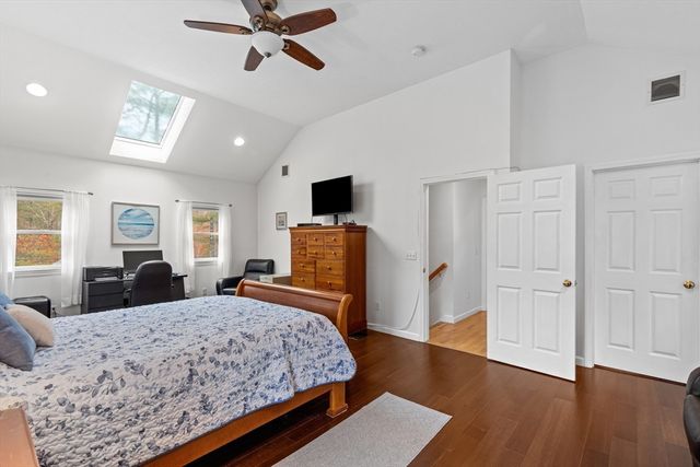 28 Little Pond Rd, Plymouth, MA 02360