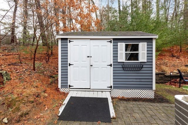28 Little Pond Rd, Plymouth, MA 02360