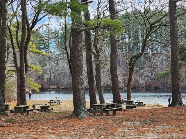 28 Little Pond Rd, Plymouth, MA 02360
