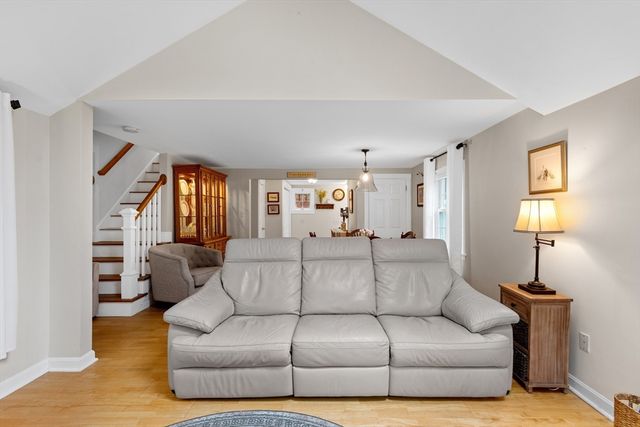 28 Little Pond Rd, Plymouth, MA 02360