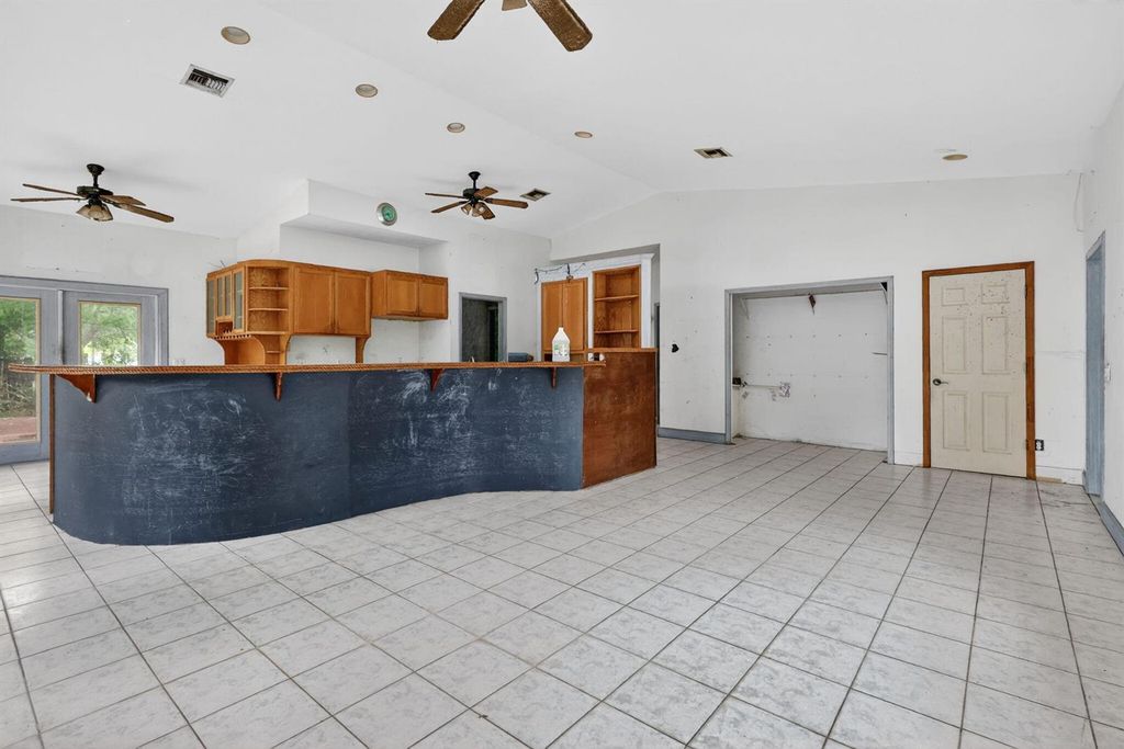 Image 15 of property listing at 968 NE Kubin Avenue, Jensen Beach, FL 34957