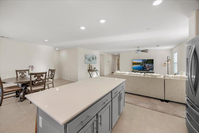 2216 Chism Avenue, Tulare, CA 93274