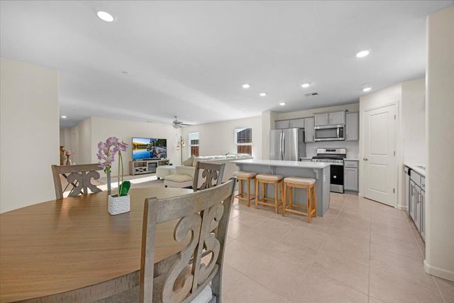 2216 Chism Avenue, Tulare, CA 93274