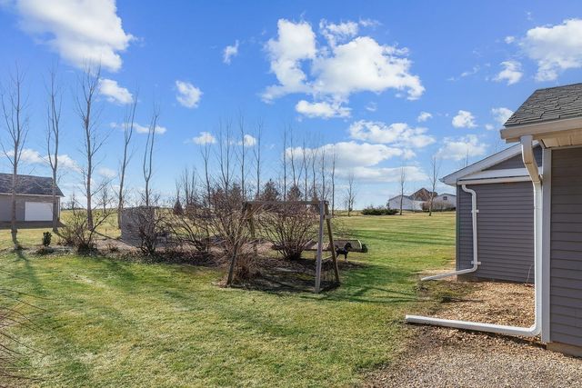 2849 262nd Street, Dewitt, IA 52742