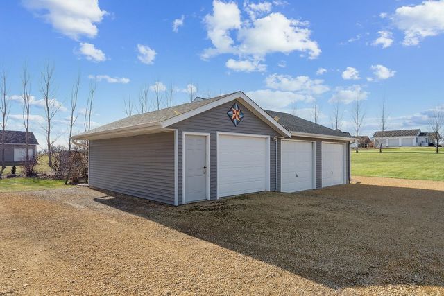 2849 262nd Street, Dewitt, IA 52742