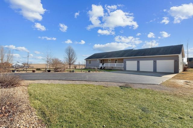 2849 262nd Street, Dewitt, IA 52742