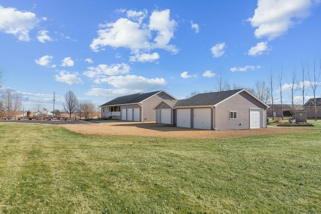 2849 262nd Street, Dewitt, IA 52742