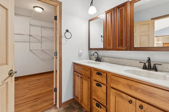 2849 262nd Street, Dewitt, IA 52742