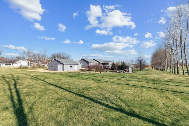 2849 262nd Street, Dewitt, IA 52742