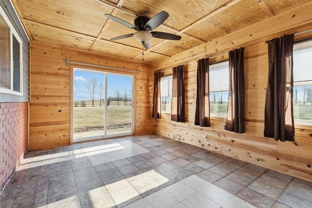 2849 262nd Street, Dewitt, IA 52742