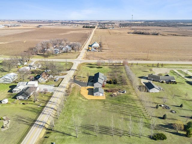 2849 262nd Street, Dewitt, IA 52742