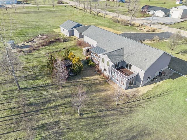 2849 262nd Street, Dewitt, IA 52742