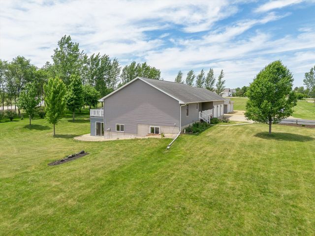 2849 262nd Street, De Witt, IA 52742