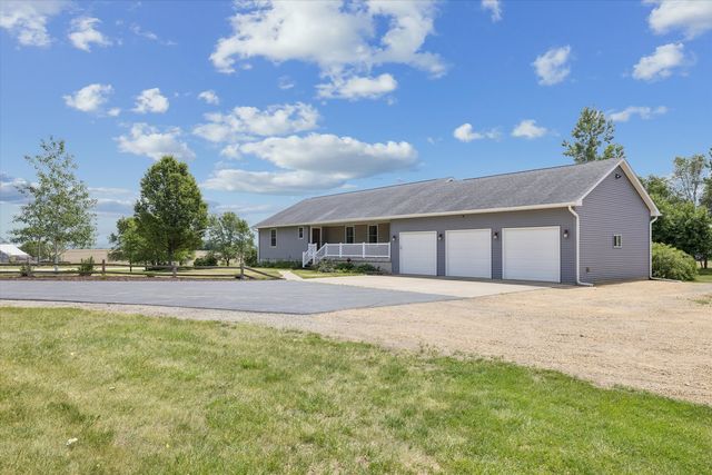 2849 262nd Street, De Witt, IA 52742