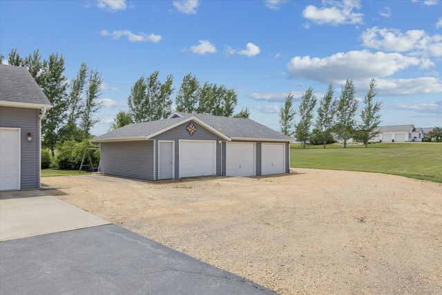 2849 262nd Street, De Witt, IA 52742