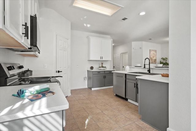 4528 Dragonfly Way, Fort Worth, TX 76244