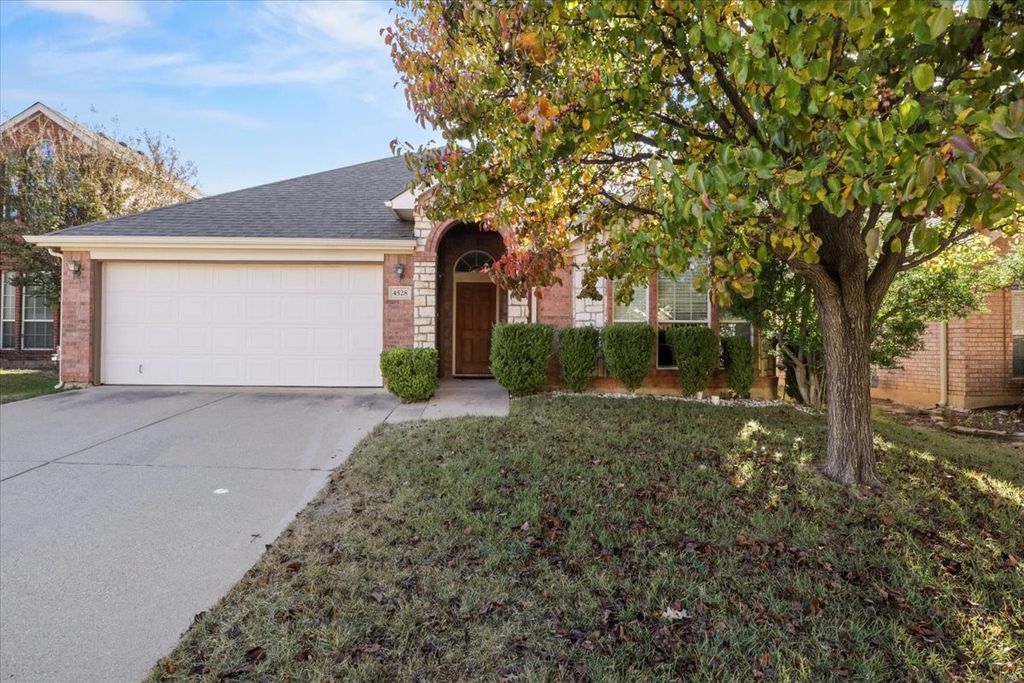 4528 Dragonfly Way, Fort Worth, TX 76244