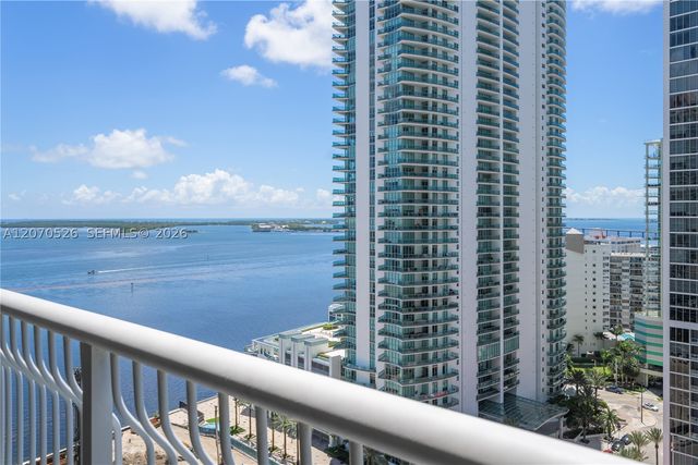 1200 Brickell Bay Dr 2205, Miami, FL 33131