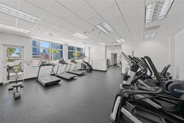 1200 Brickell Bay Dr 2205, Miami, FL 33131