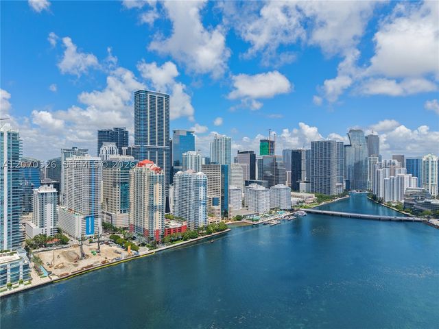 1200 Brickell Bay Dr 2205, Miami, FL 33131