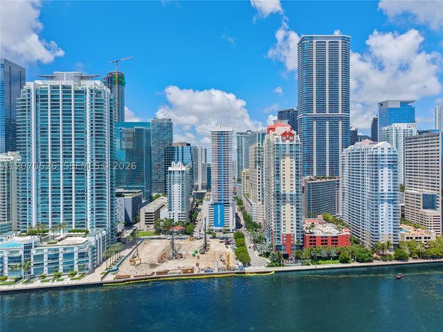 1200 Brickell Bay Dr 2205, Miami, FL 33131
