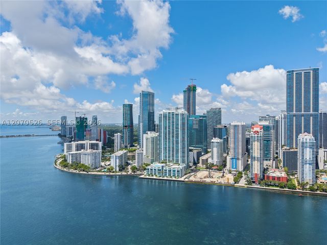 1200 Brickell Bay Dr 2205, Miami, FL 33131