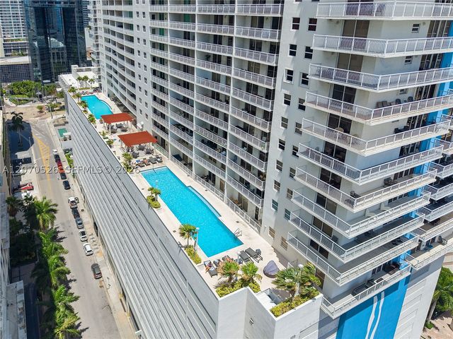 1200 Brickell Bay Dr 2205, Miami, FL 33131