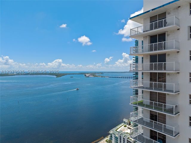 1200 Brickell Bay Dr 2205, Miami, FL 33131