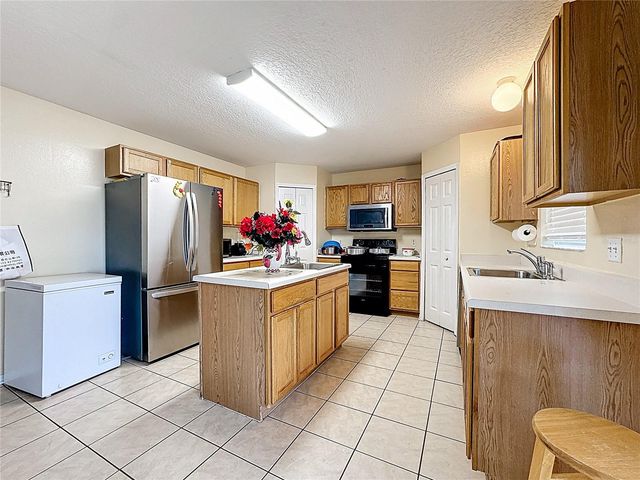 2620 HUNLEY LOOP, Kissimmee, FL 34743