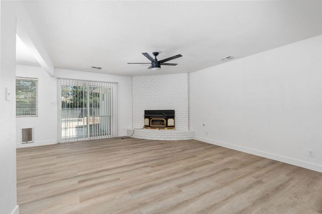 1284 N Riverview Avenue, Reedley, CA 93654