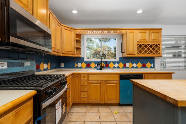 1284 N Riverview Avenue, Reedley, CA 93654
