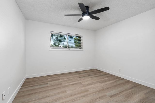 1284 N Riverview Avenue, Reedley, CA 93654